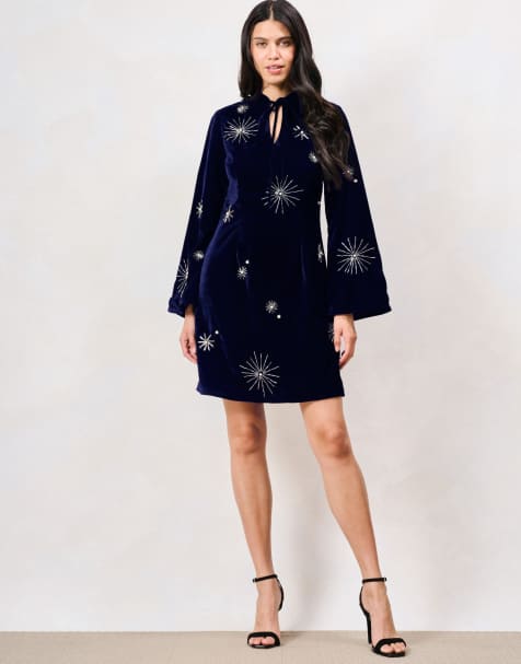 Hope & Ivy The orelia embellished long sleeve velvet mini dress in dark blue - view 1