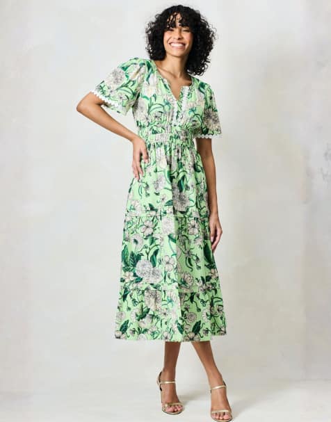 Hope & Ivy The sylvie  lace trim v-neck tiered skirt tea dress in green multi