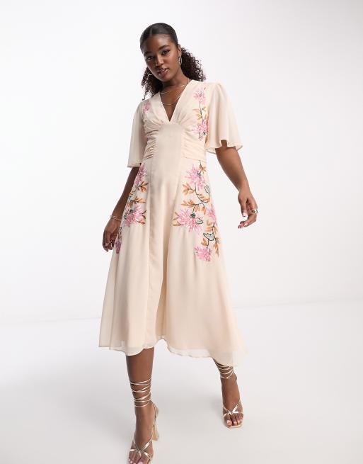 Hope and ivy embroidered midi dress with hotsell ruched sleeves