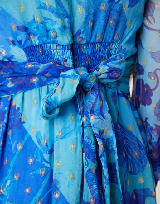 Hope & Ivy v neck button front long sleeved maxi dress in blue floral, 4 of 4