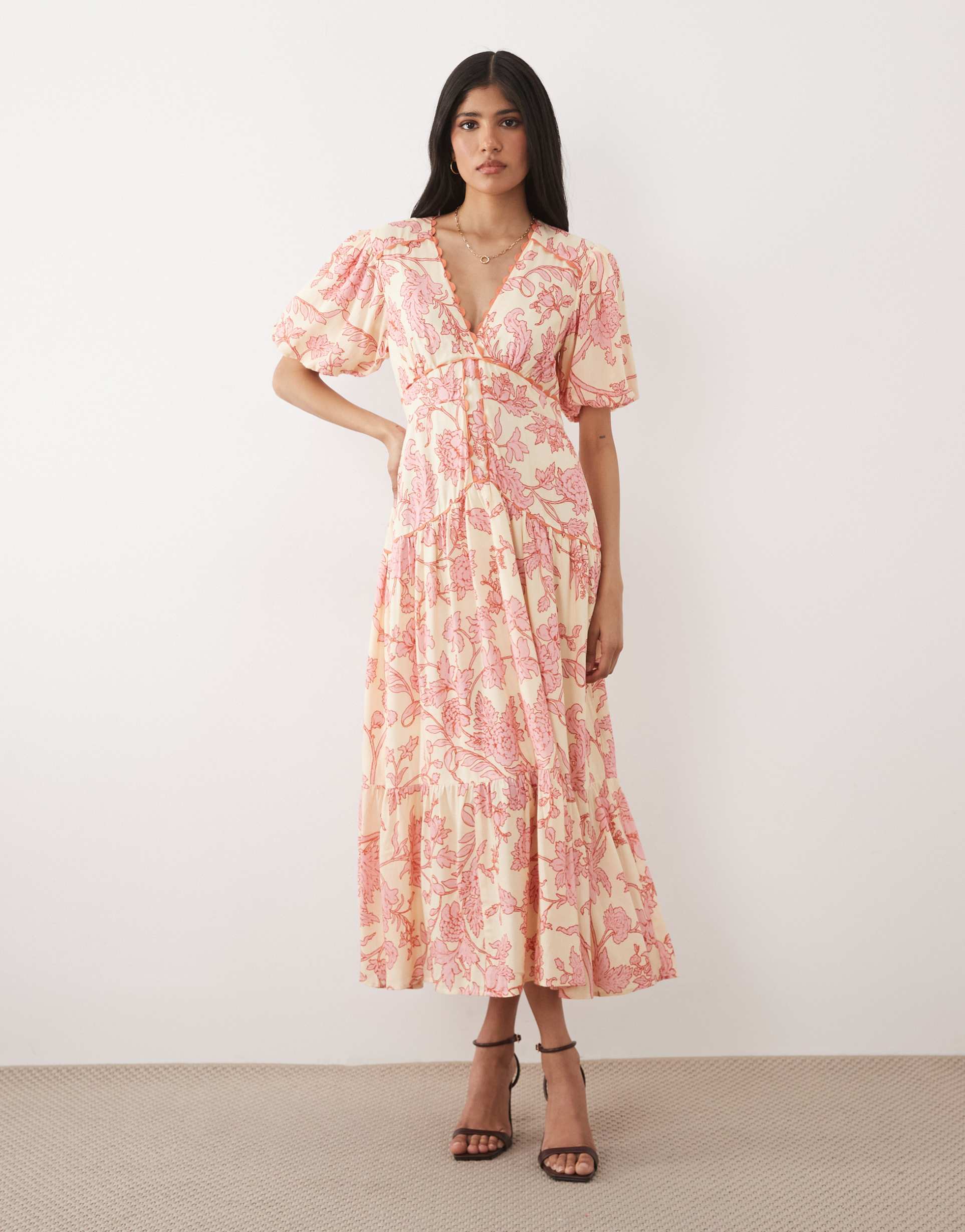 hope & ivy v neck puff sleeve midi dress in pink floral