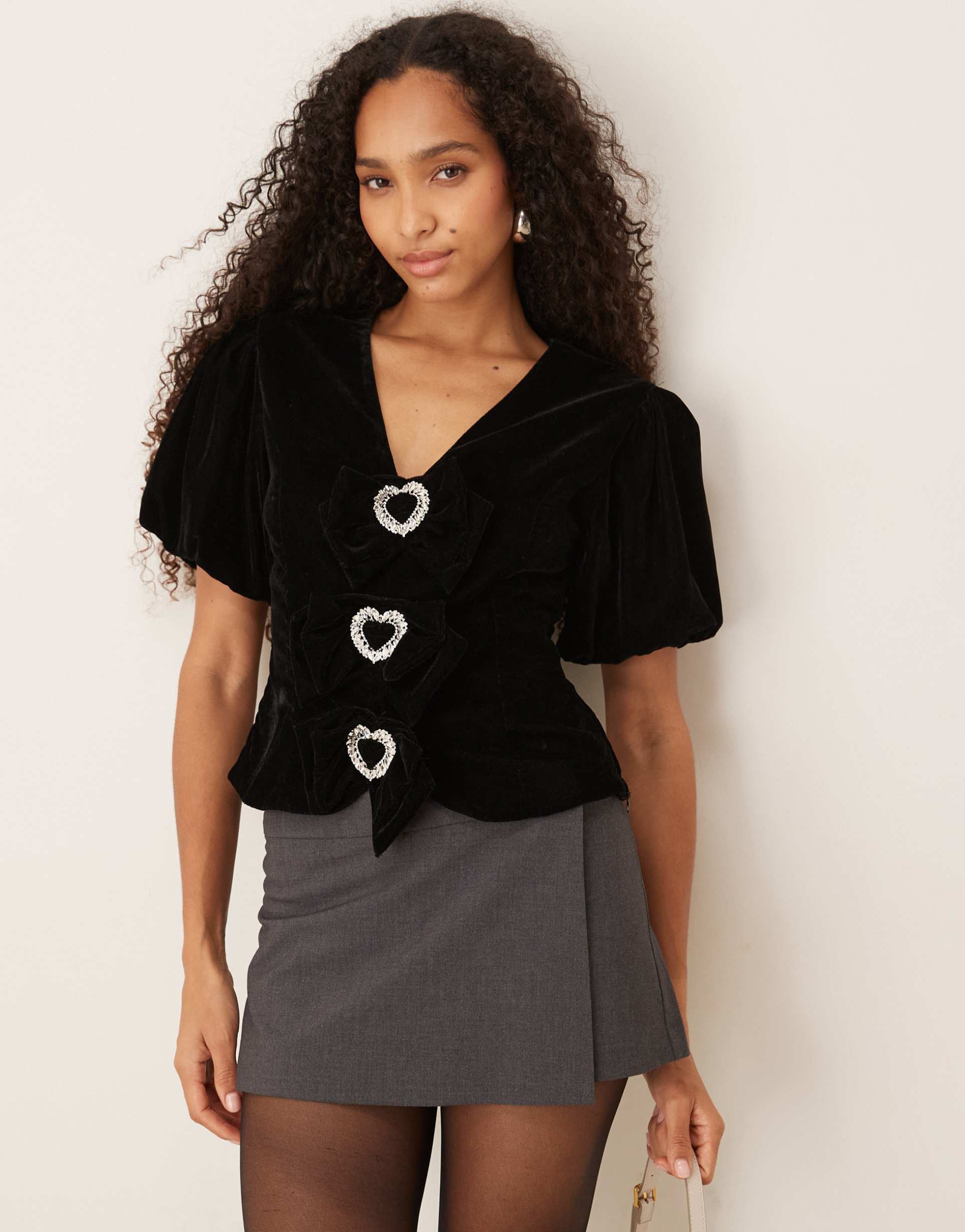 hope & ivy v-neck velvet top with heart embellished bows in black