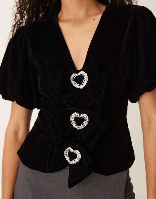 Hope & Ivy v-neck velvet top with heart embellished bows in black, 3 of 4