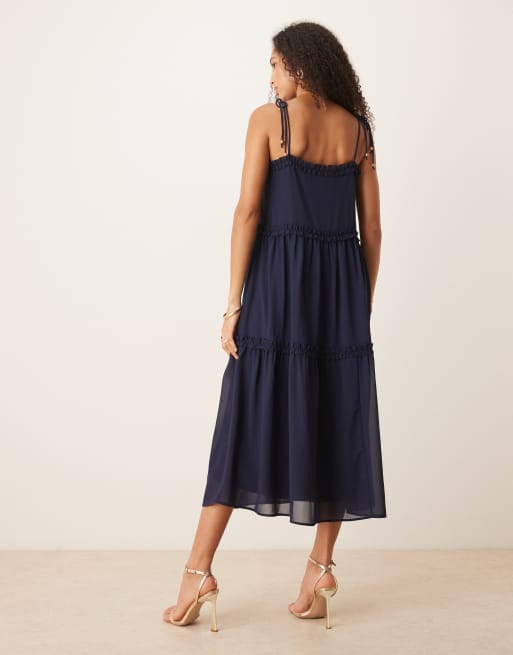 Hope & Ivy - Vestito midi blu navy a balze con spalline allacciate e decorazioni con carpa koi, 3 di 4