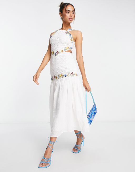 Hope & Ivy - Vestito ricamato con gonna al polpaccio allacciato al collo color avorio