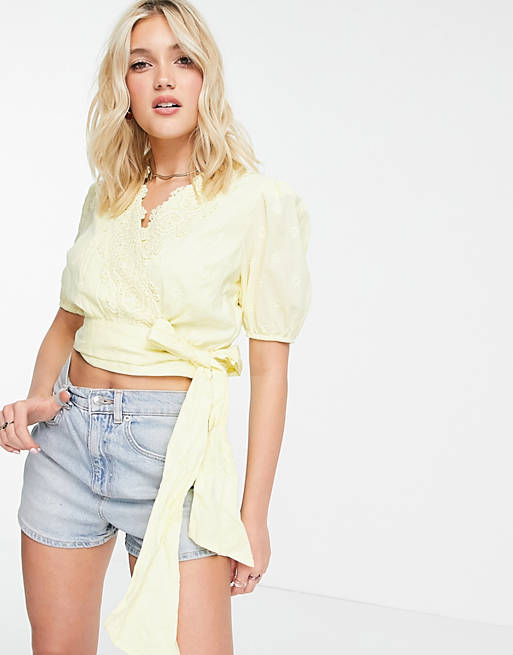 Women Shirts & Blouses/Hope & Ivy volume sleeve broderie wrap top with bow tie in lemon 