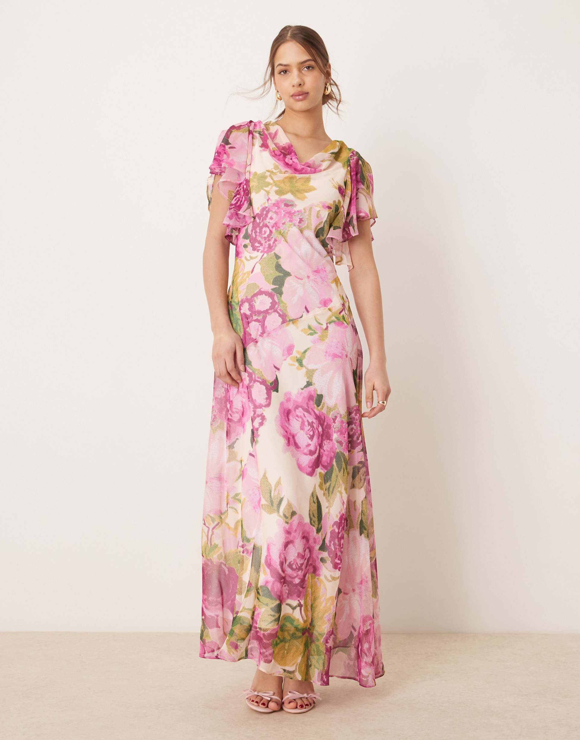 hope & ivy waterfall sleeve cowl neck maxi dress in pink print