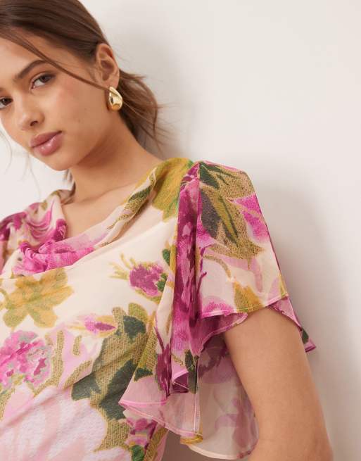 Hope & Ivy waterfall sleeve cowl neck maxi dress in pink print, 3 of 4