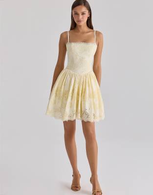 Chloe - Baumwoll-Minikleid in Zitronengelb mit Custom-Spitze und Lochstickerei Gelb M Regular