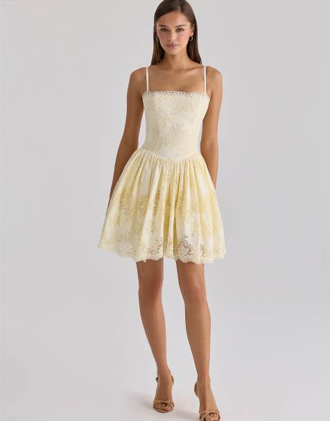 House of CB – Chloe – Baumwoll-Minikleid in Zitronengelb mit Custom-Spitze und Lochstickerei - view 1
