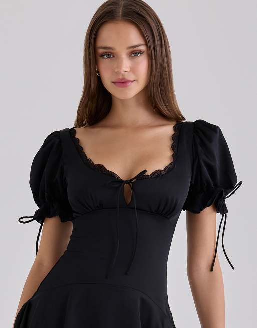 House of CB Elisabetta schwarzes Satin-Minikleid mit Spitzenbesatz, 3 von 4