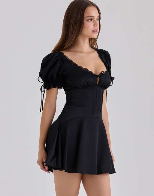 House of CB Elisabetta schwarzes Satin-Minikleid mit Spitzenbesatz, 4 von 4