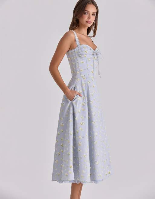 House of CB – Rosalee – Midikleid mit blauem Wildblumenmuster, 3 von 4