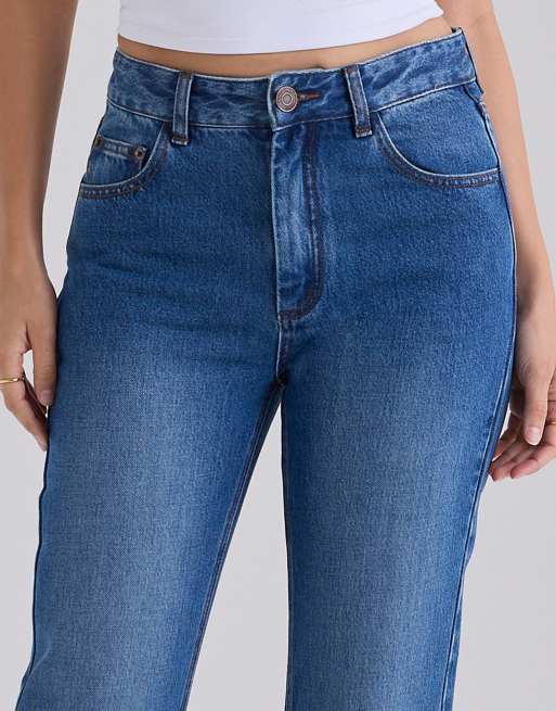 House of CB The classic medium wash mid-rise slim bootcut jeans in medium wash, 3 of 4