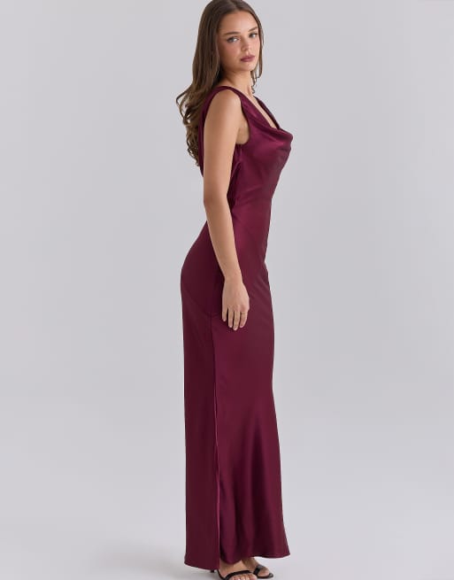 House of CB vestido largo satinado con drapeado y espalda drapeada en cabernet, 4 de 4