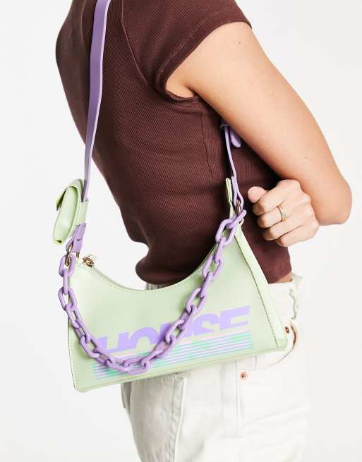 House of Holland – Schultertasche in Grün mit Kettendetail und Logo