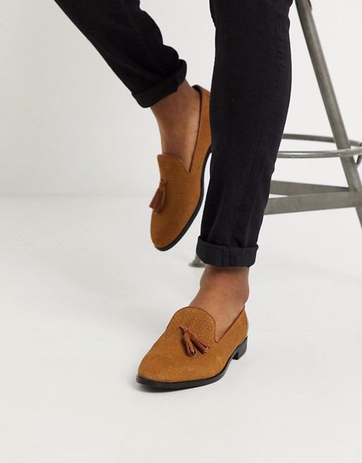 House of Hounds arrow tassel loafers in tan