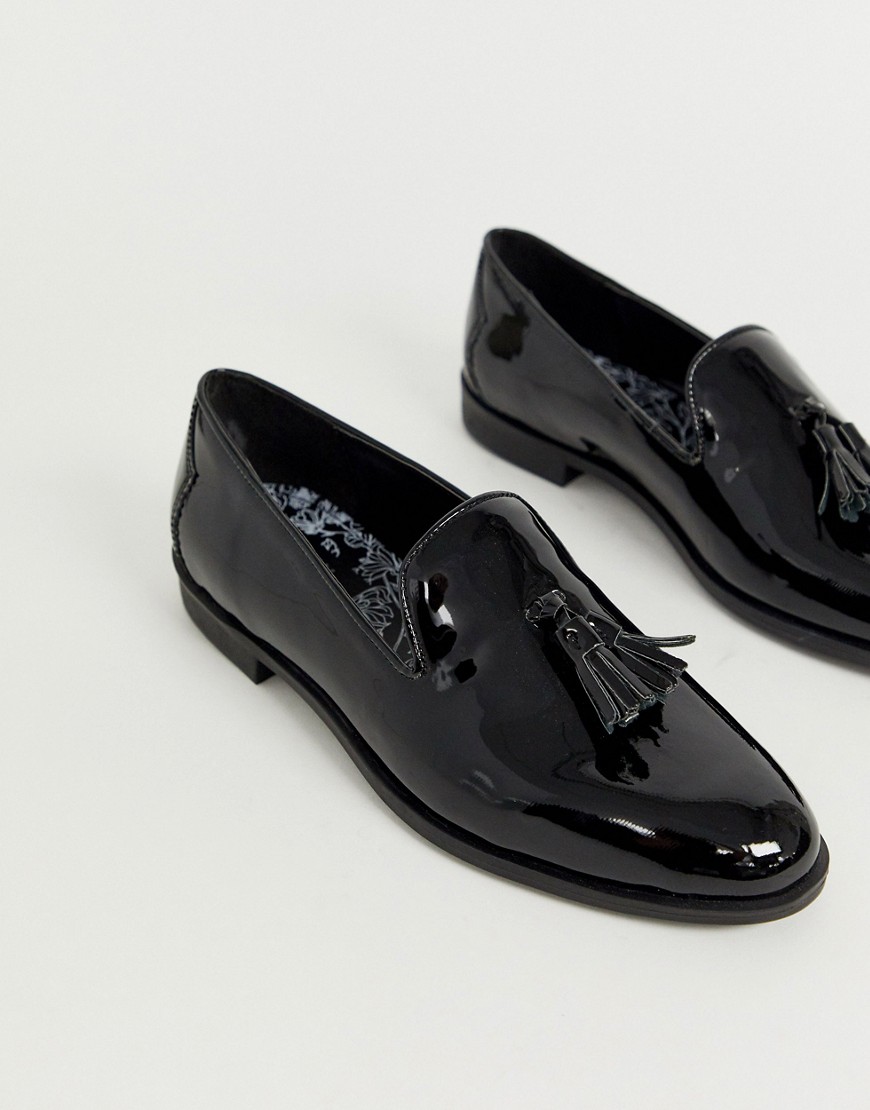 House of Hounds – Svarta spetsiga loafers med lackad yta