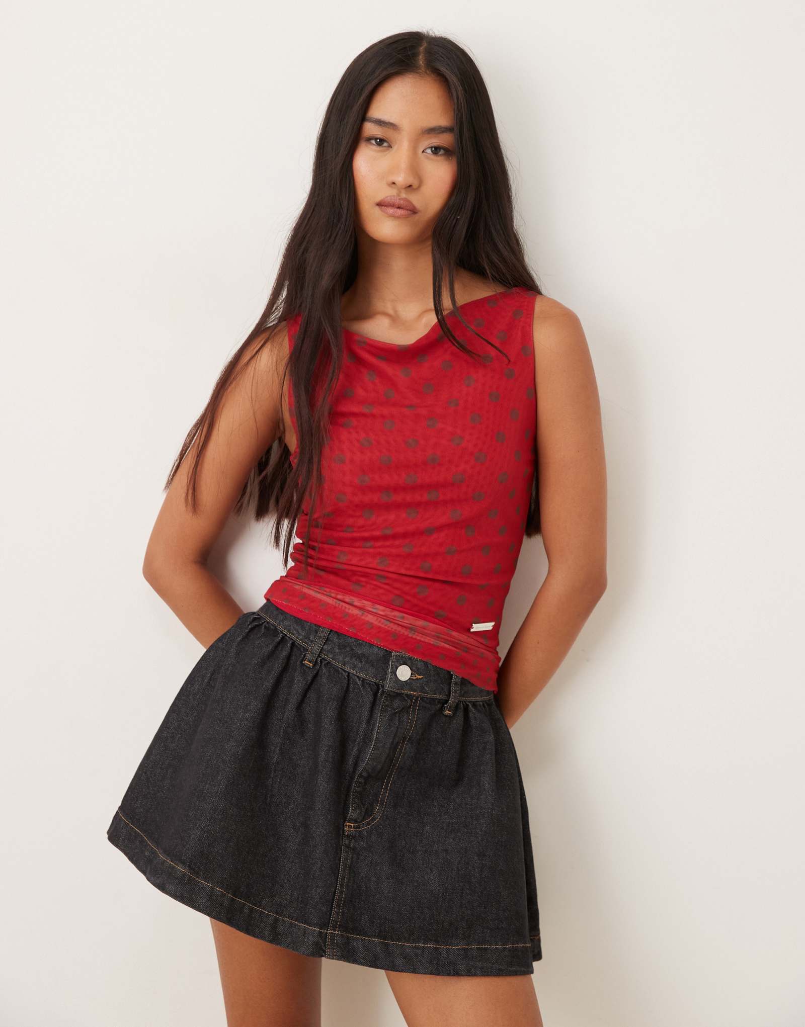 Двухслойная сетчатая майка в горошек House of Sunny красного цвета