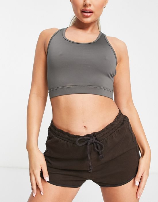 https://images.asos-media.com/products/hoxton-haus-sweat-shorts-in-chocolate-brown/201903175-4?$n_550w$&wid=550&fit=constrain