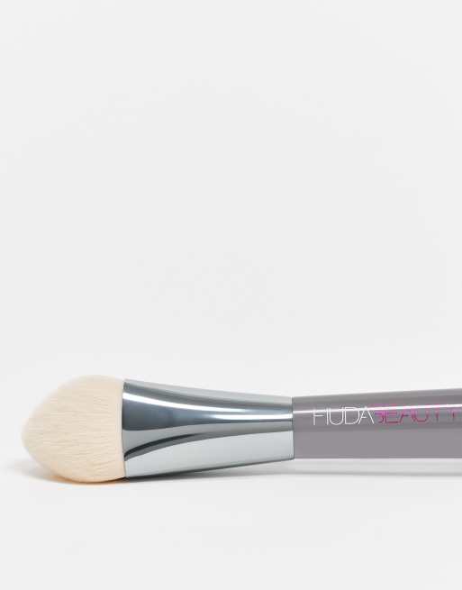 Huda Beauty – Build & Buff – Foundationborste