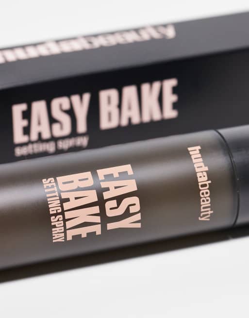 Huda Beauty – Easy Bake – Spray utrwalający, 100 ml, 4 z 5