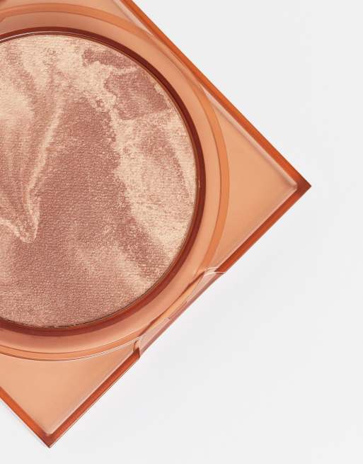 Huda Beauty - GloWish Soft Radiance - Bronzing poeder in tint 02 Medium, 4 van 4