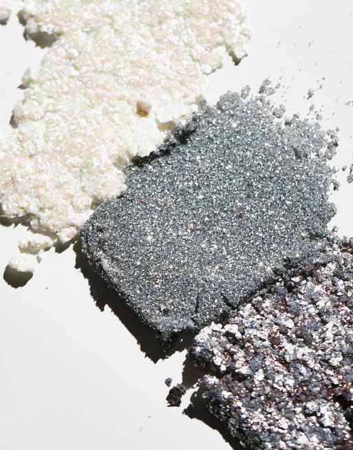 Huda Beauty Icy Nude 18 well palette