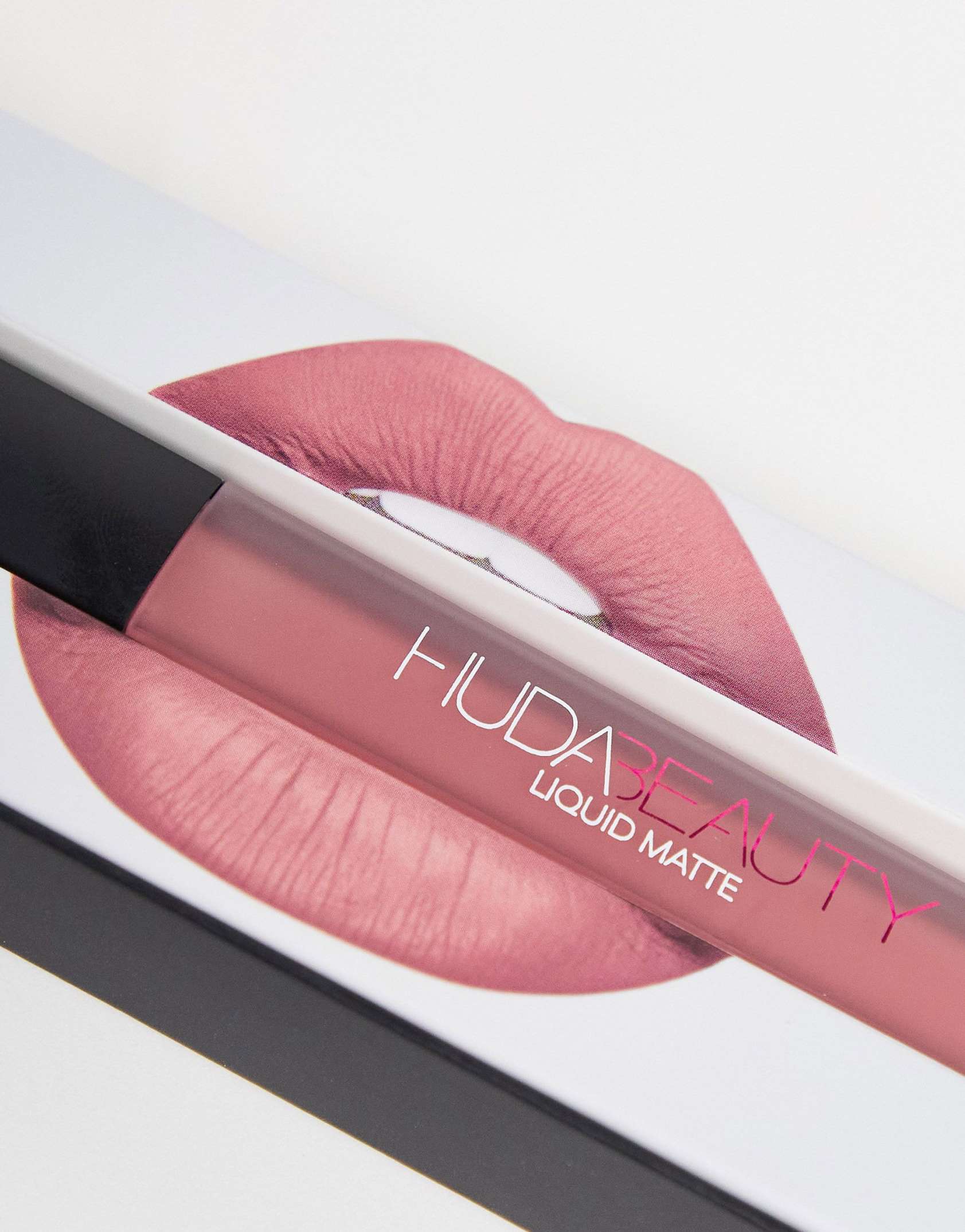 Huda Beauty pink Liquid Matte Ultra-Comfort Transfer-Proof