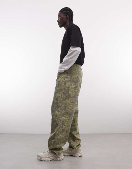 HUF cromer straight leg camo print trousers in green, 2 of 5