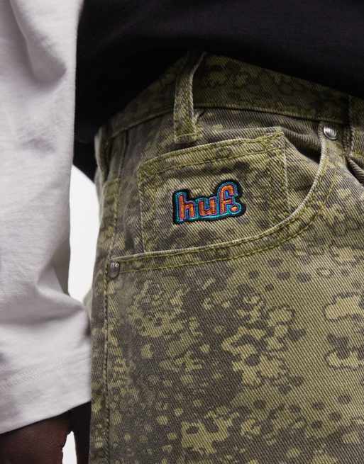 HUF cromer straight leg camo print trousers in green, 5 of 5