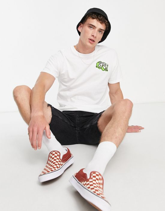 https://images.asos-media.com/products/huf-quake-print-t-shirt-in-white/202297946-2?$n_550w$&wid=550&fit=constrain