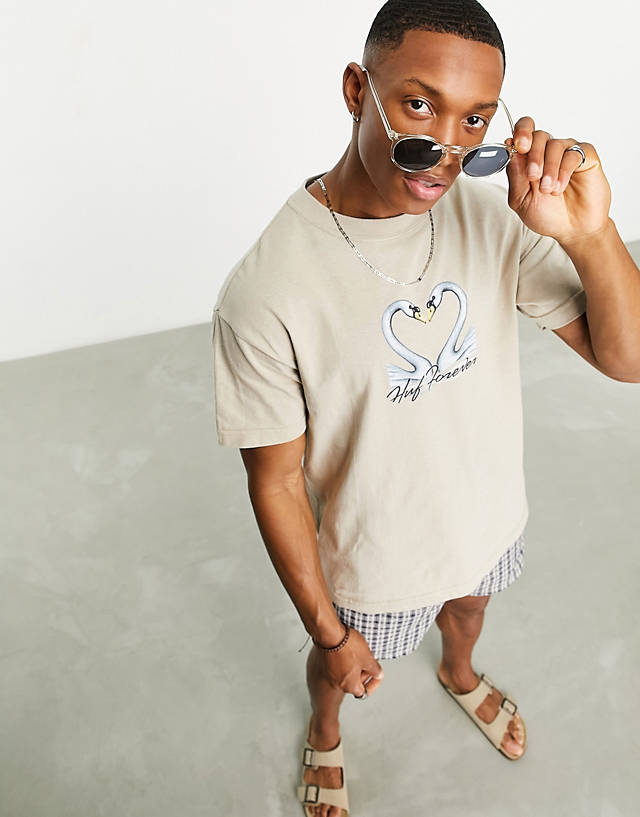 HUF - swan song t-shirt in beige with chest print