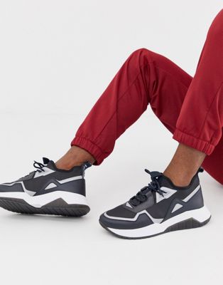 HUGO – Atom Run – Marinblå sneakers med reflexdetalj