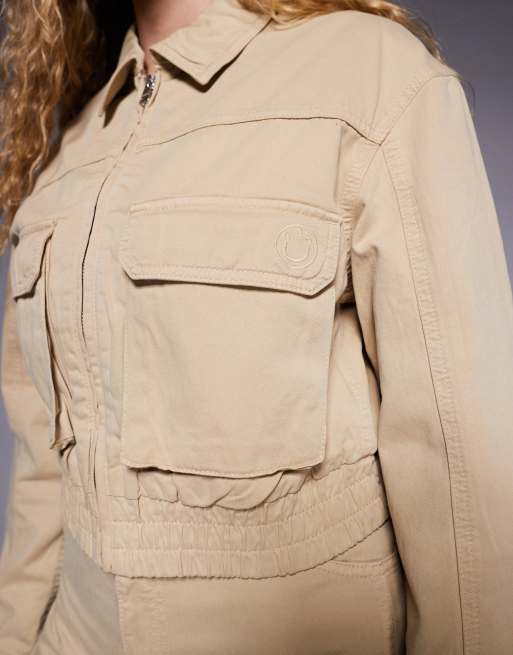 HUGO Blue – Adanca – Kurzjacke in Beige mit Kragen, Kombiteil, 3 von 4