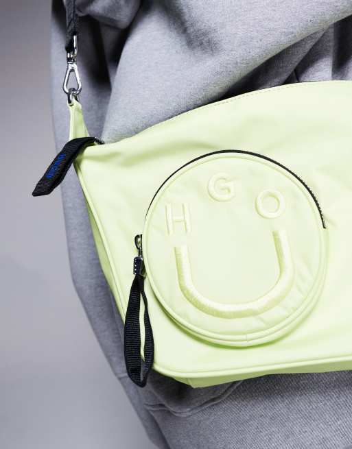 残りわずか HUGO BLUE クロスボディバッグ Happy HUGOロゴ HUGO Blue crossbody bag with logo in bright green | ASOS