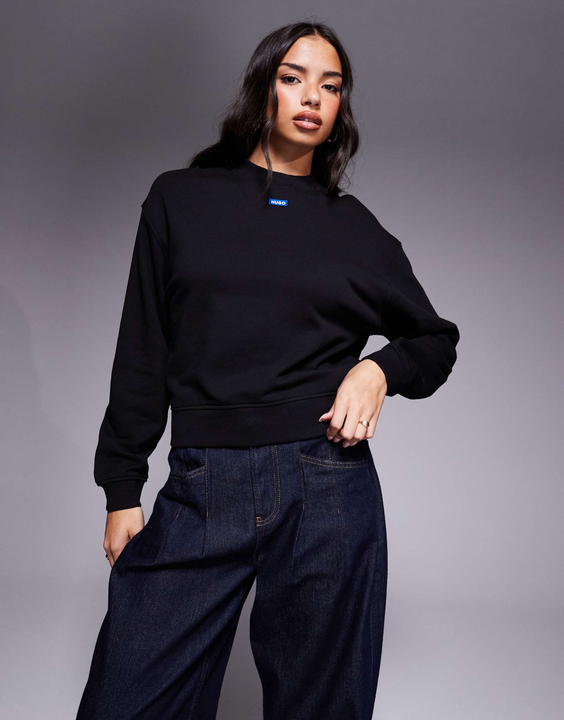 hugo blue delessa central logo sweatshirt in black