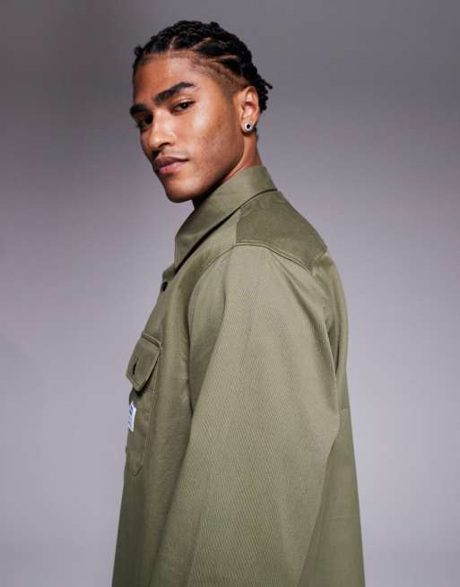 HUGO Blue – Ekynone – Oversize-Hemdjacke in Dunkelgrün mit Logo-Etikett auf der Brusttasche, 4 von 5