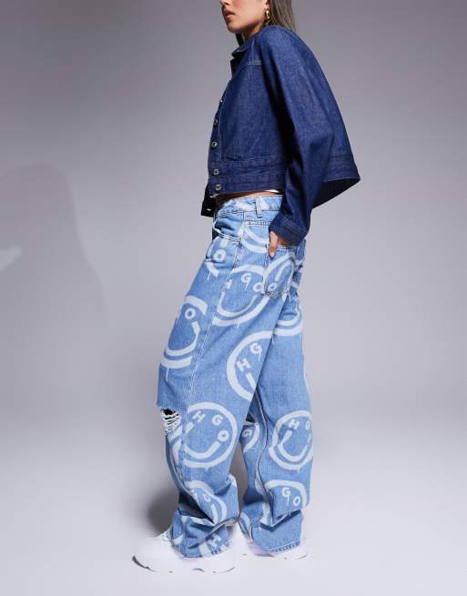 HUGO Blue getara wide leg denim jeans in midwash blue with all over logo print, 3 of 5