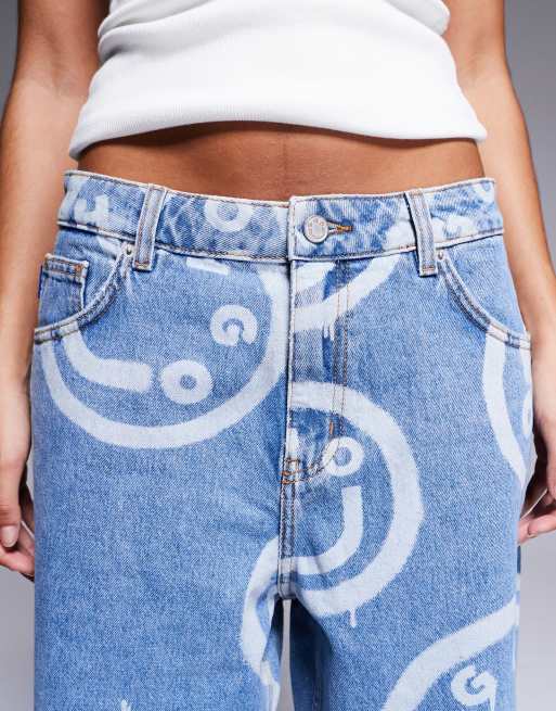 HUGO Blue getara wide leg denim jeans in midwash blue with all over logo print, 5 of 5