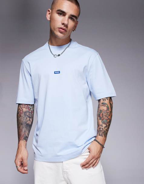 HUGO Blue – Jasnoniebieski T-shirt z logo na środku - view 1