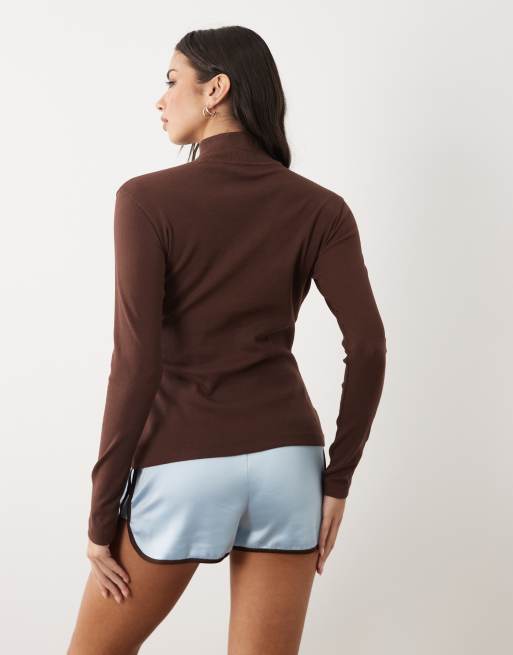 HUGO Blue logo easy long sleeve top in brown, 3 of 4