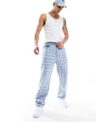 Синие джинсы прямого кроя HUGO с логотипом по всему телу 53790₽