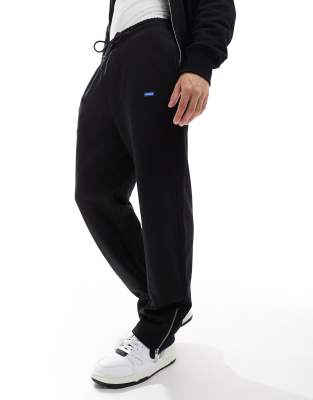 straight sweatpants in black