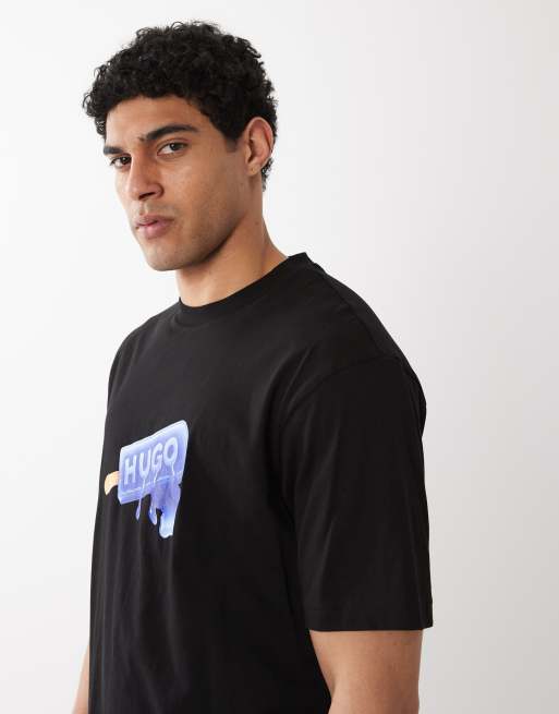 HUGO Blue – T-Shirt in Schwarz mit Grafikprint auf der Brust, 4 von 5