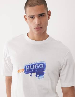 T-Shirt in Weiß mit Grafikprint auf der Brust Weiß S