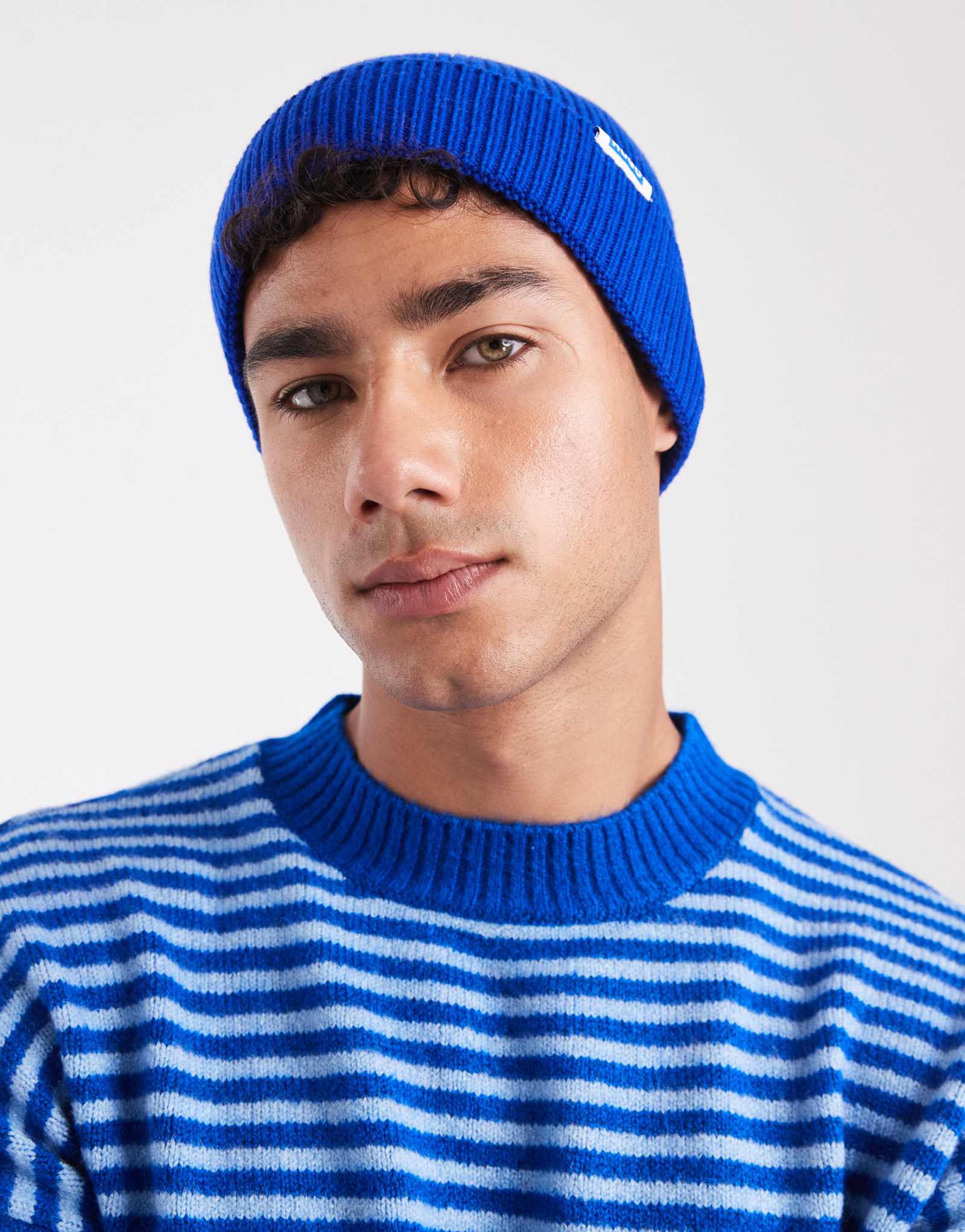 Вязаная шапочка с логотипом бренда HUGO Blue Xiav открытого синего цвета