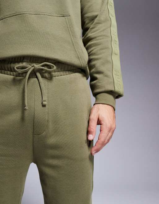 HUGO Bodywear – Jogginghose in Dunkelgrün mit gleichfarbigem Logo, Kombiteil, 4 von 5