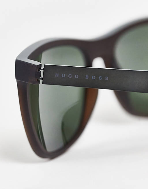 satelliet Fondsen ga winkelen Hugo Boss classic sunglasses in black and grey 0868/S | ASOS