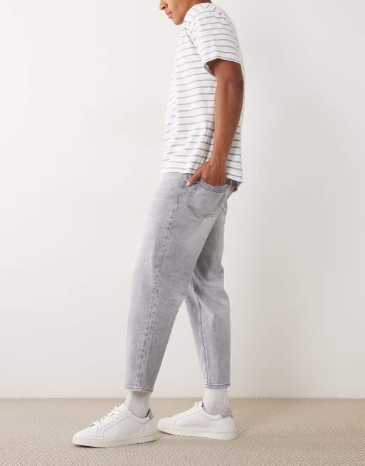 Hugo Boss relaxed fit denim jeans in medium grey, 2 of 5